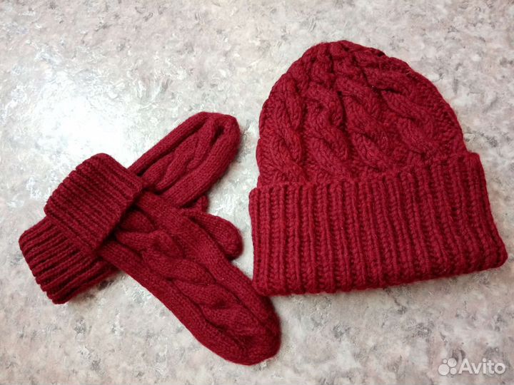 Комплект шапка и варежки