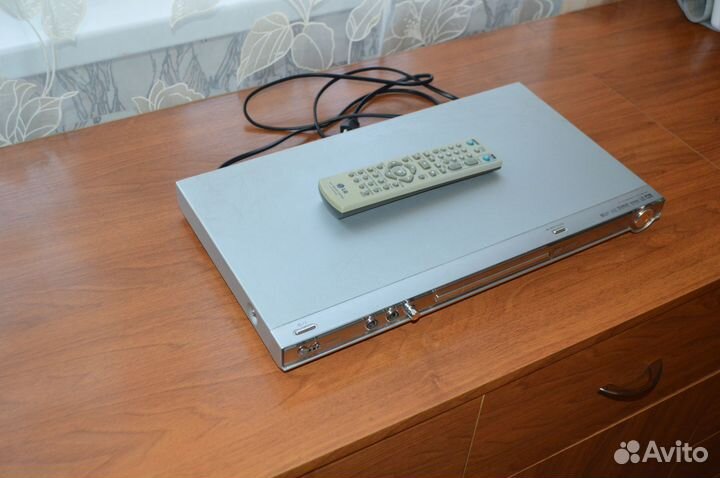 DVD плеер LG DK589XB
