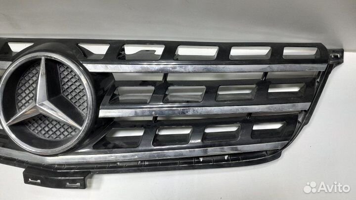 Решетка радиатора передняя Mercedes Ml