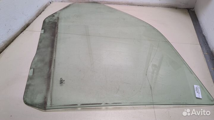 Стекло боковой двери левое переднее Volkswagen Transporter 5