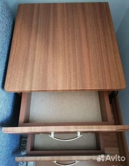 Тумбочка прикроватная