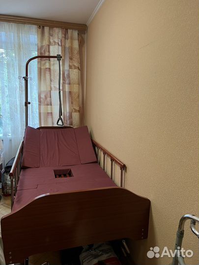 Медицинская кровать для лежачих больных