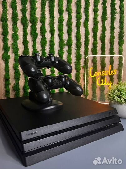 Sony PS4 PRO (1 т) + 2 геймпада + много игр