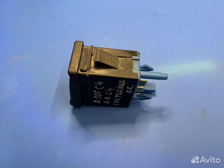 Кнопка корректора фар Ауди 100/A6 С4