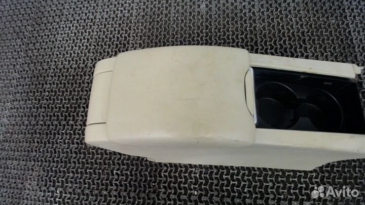 Подлокотник Volvo XC60, 2010