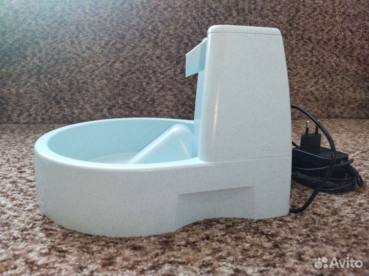 Фонтан поилка для кошек
