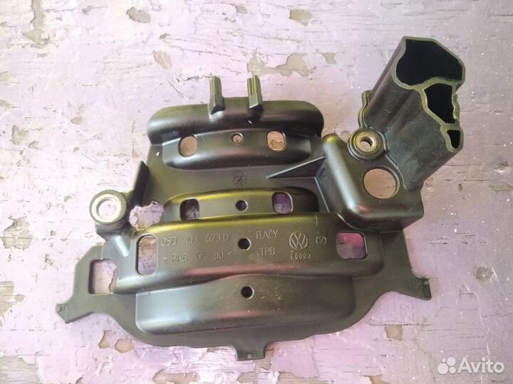 Маслоотражатель VW Eos BWA