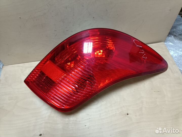 Фонарь задний Peugeot 308 sw