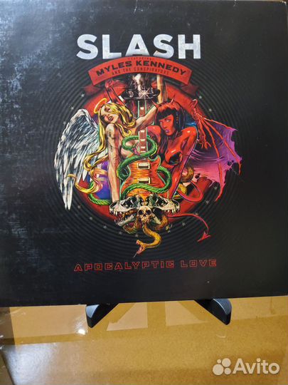 Slash Featuring Myles Kennedy - Apocalyptic Love