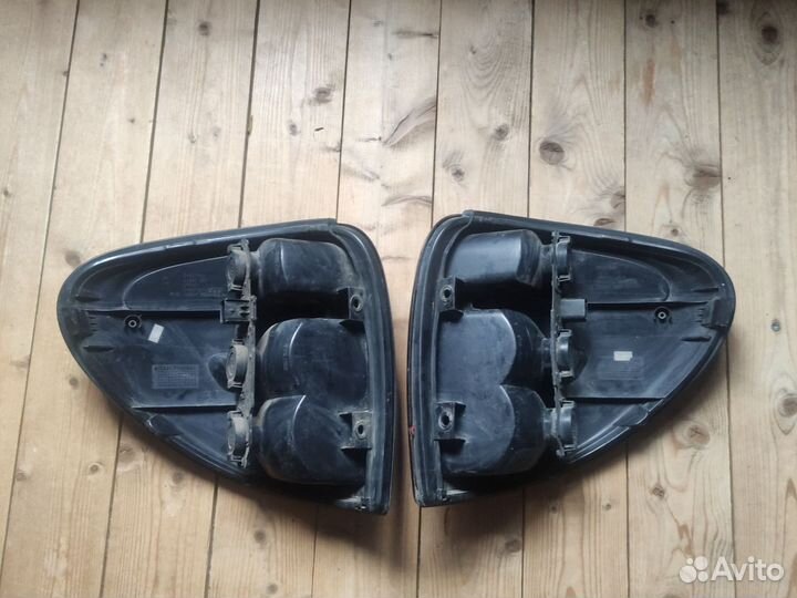 Фонари задние на Chrysler Voyager IV (США)