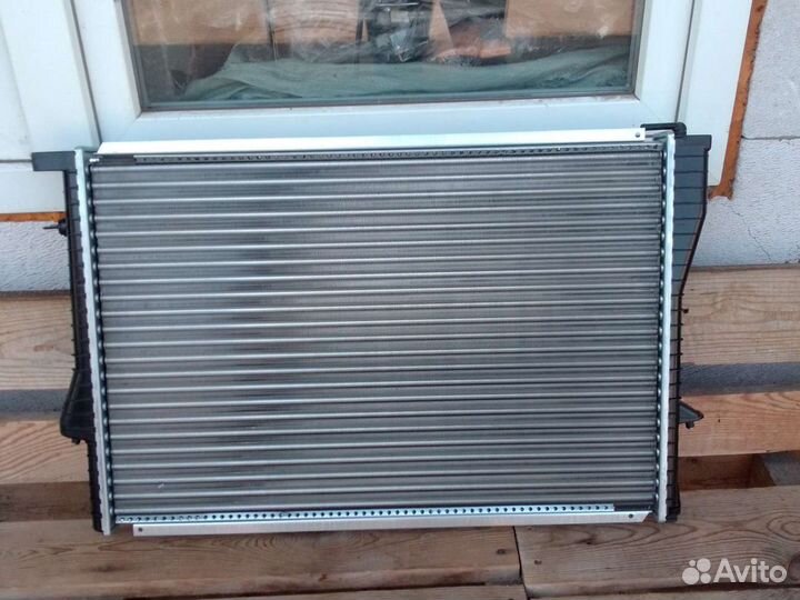 Бмв Е39 радиатор охлаждения 17111436060
