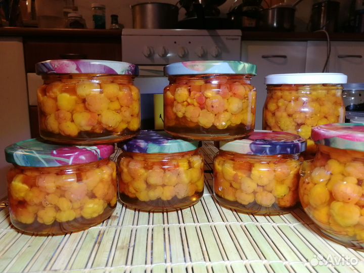 Голубика, черника, грибы, морошка