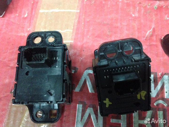 Кнопка стояночного тормоза Nissan X-Trail Т 32