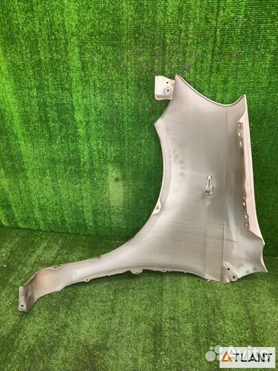 Крыло переднее правое toyota vitz