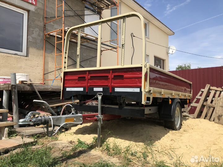 Прицеп легковой категории B с тормозами (Knott)