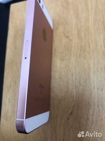 iPhone SE, 32 ГБ