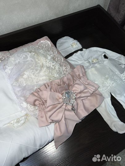 Комплект на выписку для девочки