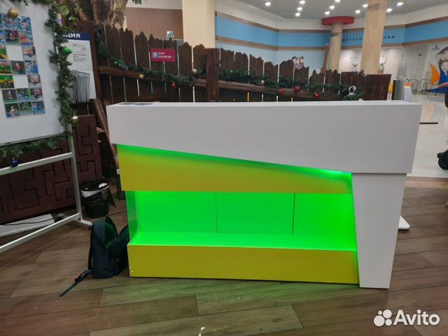 Стойка ресепшен