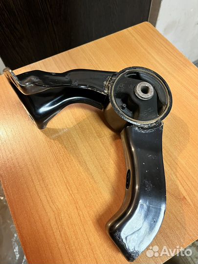 Опора двигателя mitsubishi