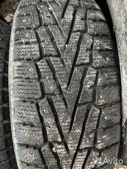 Roadstone Winguard WinSpike SUV 225/60 R17