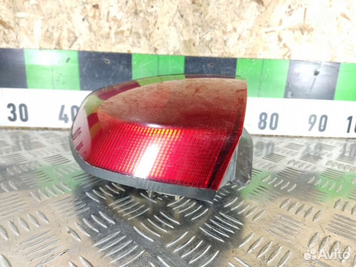 Фонарь задний правый Mitsubishi Carisma 2000 2003