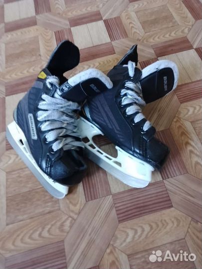 Хоккейные коньки bauer