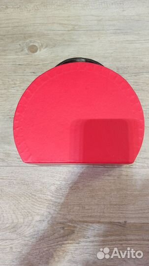 Подарочная коробка