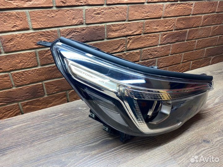 Фара правая Subaru Forester