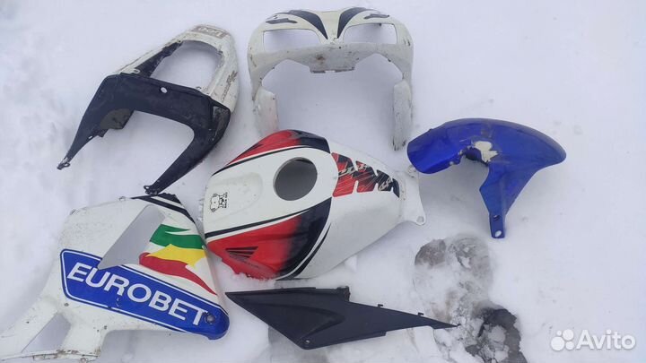 Остатки пластика honda vfr800, cbr600rr