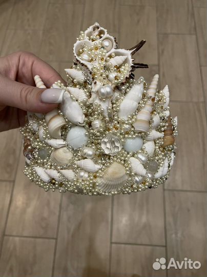 Корона из ракушек