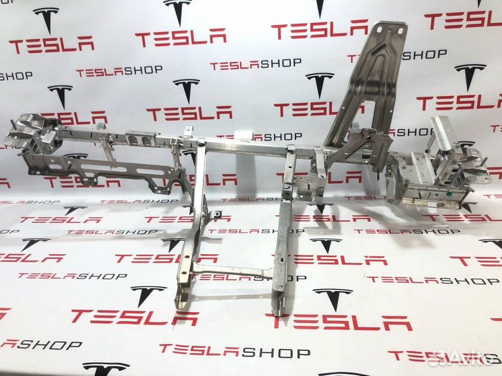 Каркас крепления центральной панели Tesla Model X