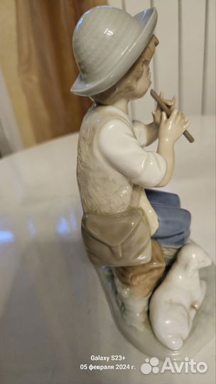 Фарфоровая статуэтка Nao by Lladro