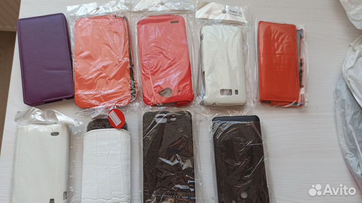 Чехлы для планшета и сотовых