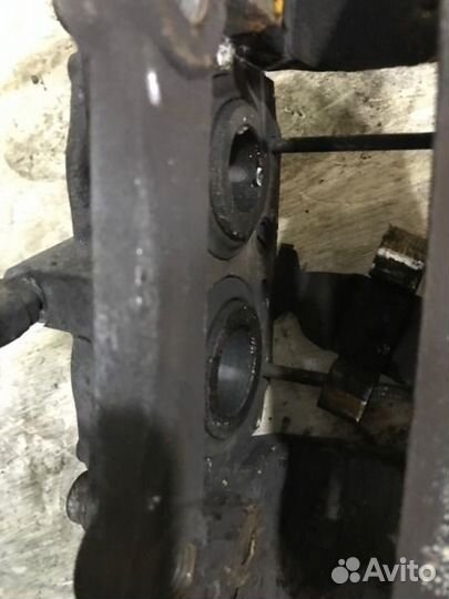 Суппорт передний Mercedes-Benz S-Class W220