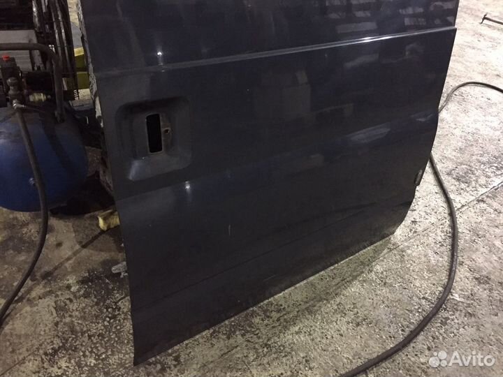 Сдвижная левая дверь на Форд Транзит