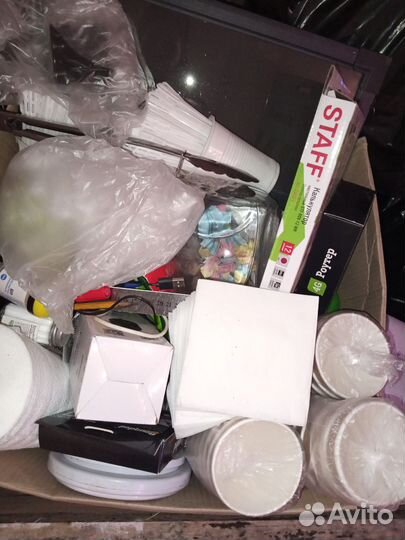 Майонез, приправы, ланч бокс, стаканы крафт