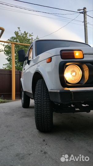 LADA 4x4 (Нива) 1.7 МТ, 2001, 100 000 км