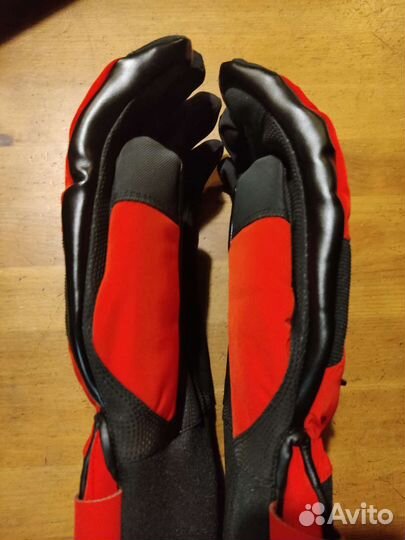 Горнолыжные перчатки descentе D4-0230