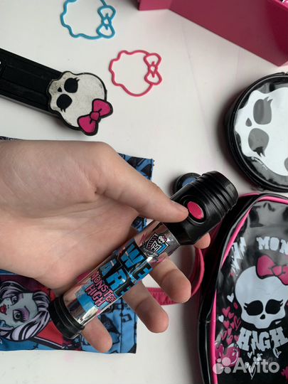 Атрибутика Монстер Хай