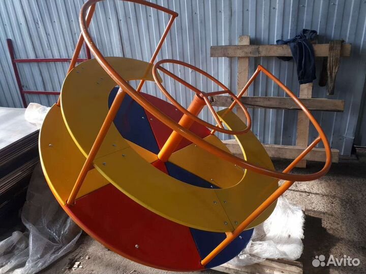 Карусель уличная