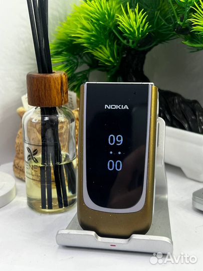 Nokia 7020