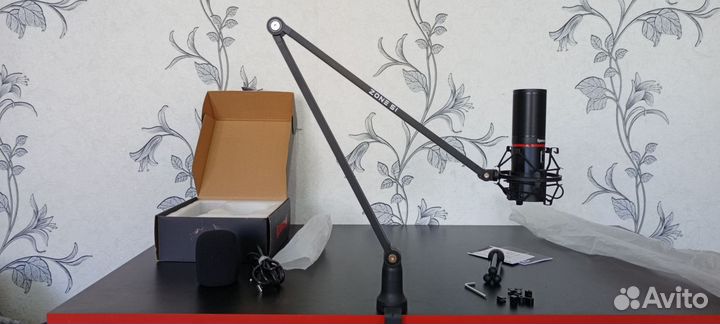 Микрофон с пантографом