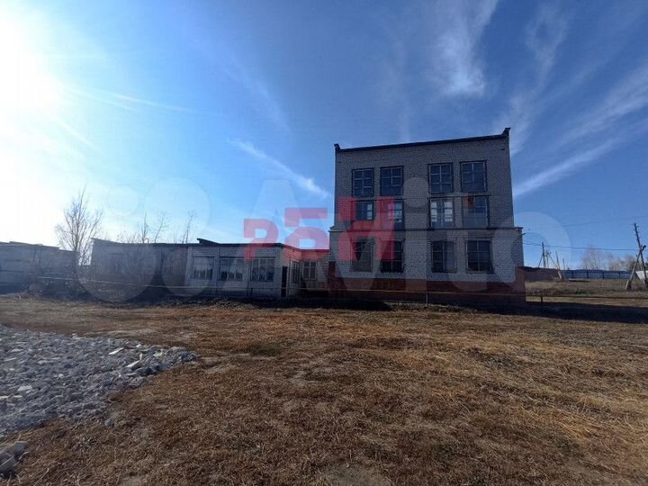 База здания 895 м2 участок 1 Га