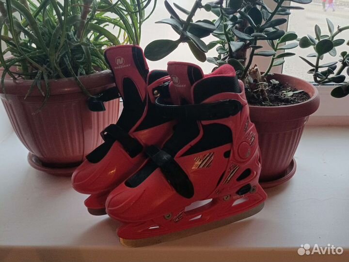 Коньки хоккейные детские