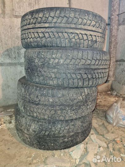 Gislaved Nord Frost 5 235/55 R17