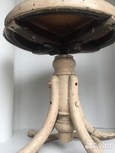 Стул крутящийся старинный