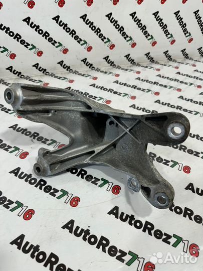 Кронштейн двигателя Audi A4 B8 CDN 2.0 2014