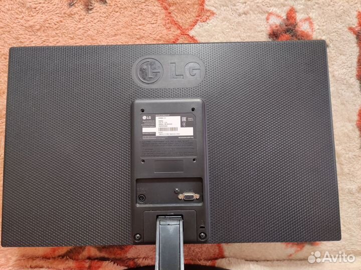 Монитор lg 22