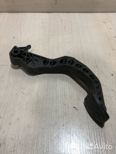 Педаль сцепления Skoda Fabia 2