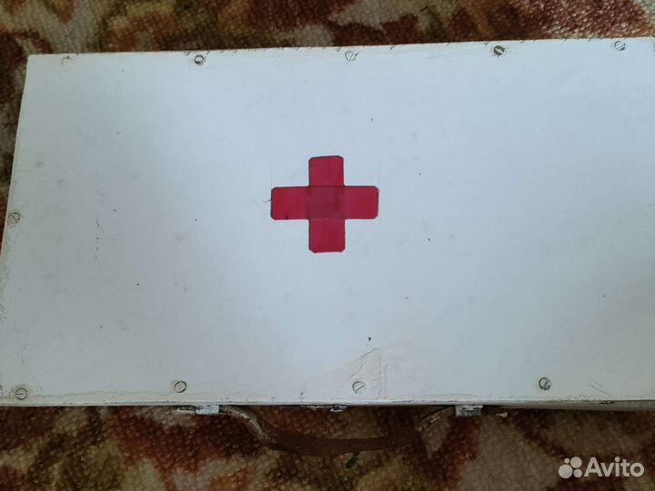 Мед банки СССР в чемоданчике (13шт.)